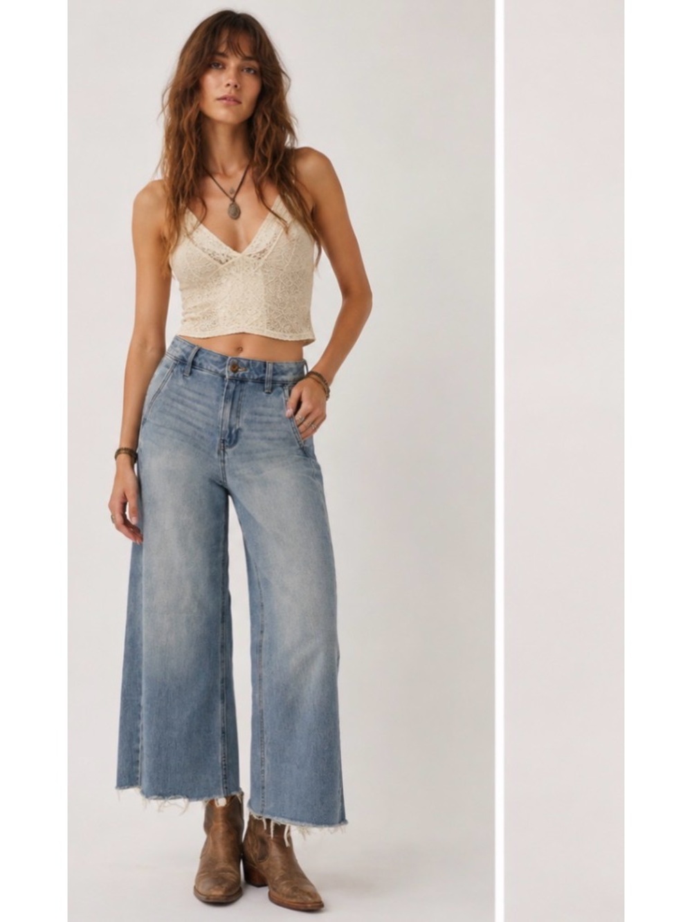 Celebrity Pink Washed Blue Wide Leg Cropped Boho Grunge 70’s Jeans Size Small/27